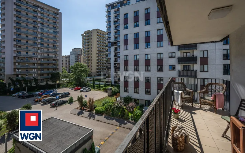 Mieszkanie na  sprzedaż Warszawa - 5 pokoi, balkon, winda, 2 m. parkingowe komórka